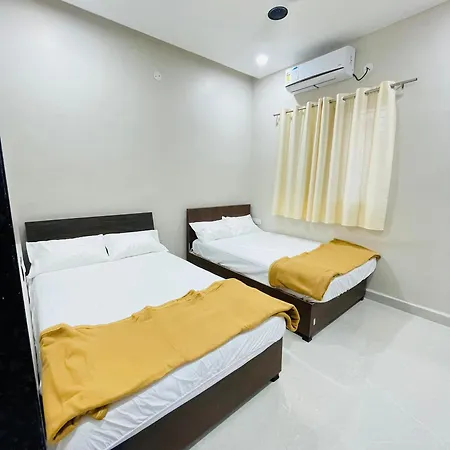 Maheshwari Bhakt Niwas And Homestay Tuljapur Exterior photo