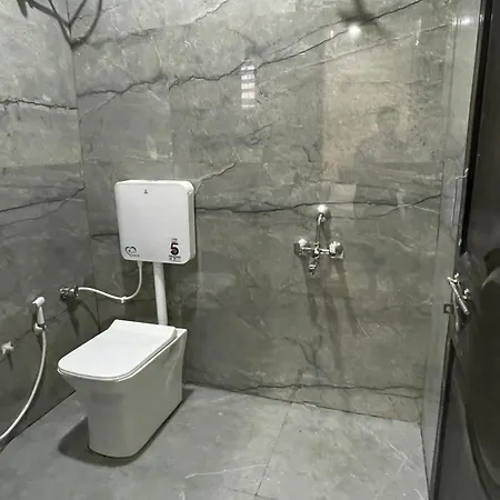 Maheshwari Bhakt Niwas And Homestay Tuljapur Exterior photo