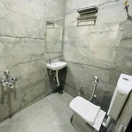 Maheshwari Bhakt Niwas And Homestay Tuljapur Exterior photo