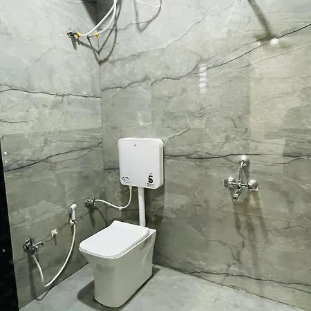 Maheshwari Bhakt Niwas And Homestay Tuljapur Exterior photo